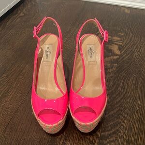 Never worn Valentino wedges